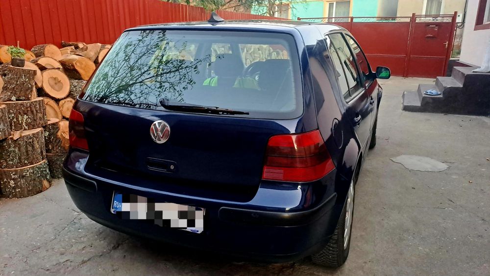 Volkswagen Golf benzină, 2.156 € — imagine 4