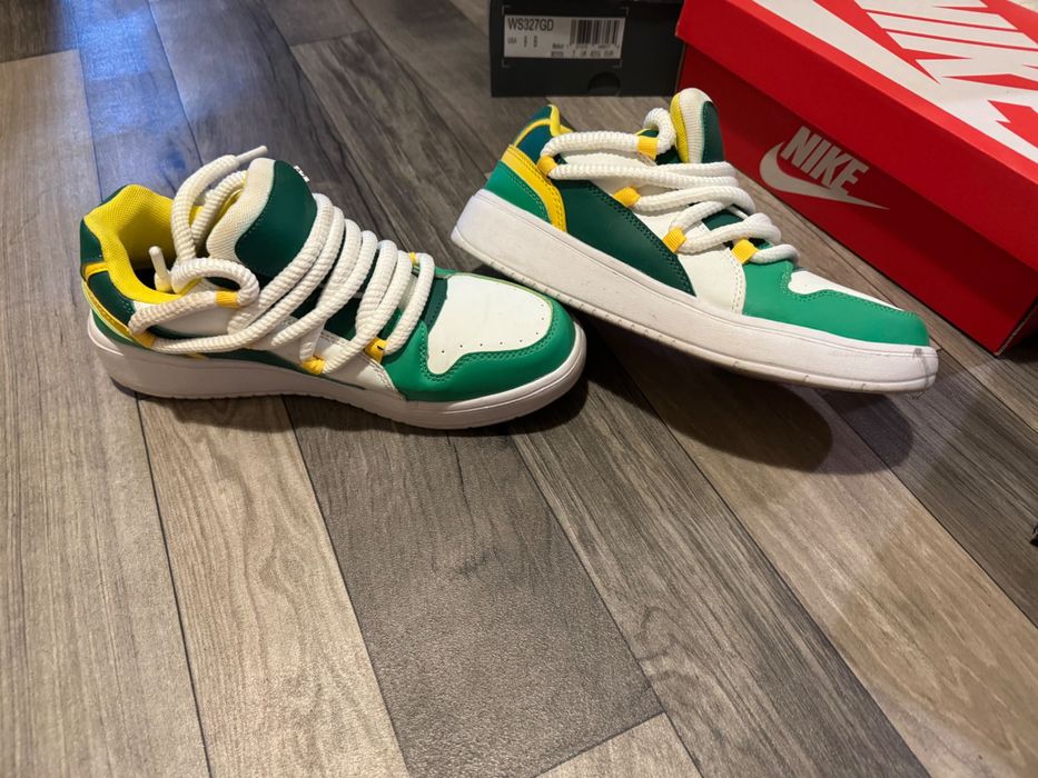 Обувки неизползвани