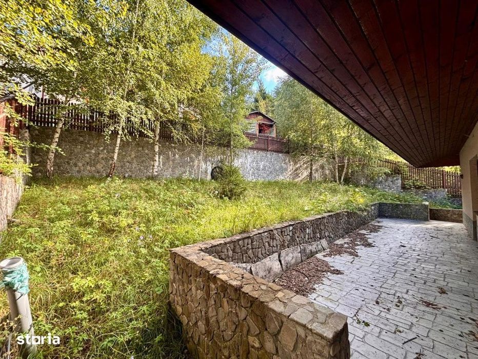 Vilă spațioasă -7 camere-vedere panoramică-Azuga