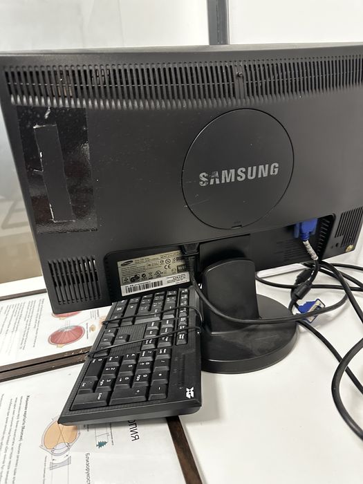 Продаю Мониторы