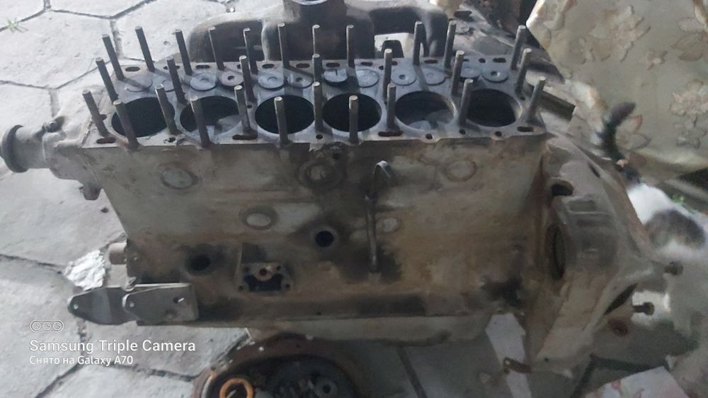 Двигатель  газ 52