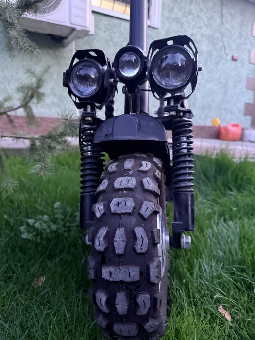 Срочно продам электросамокат