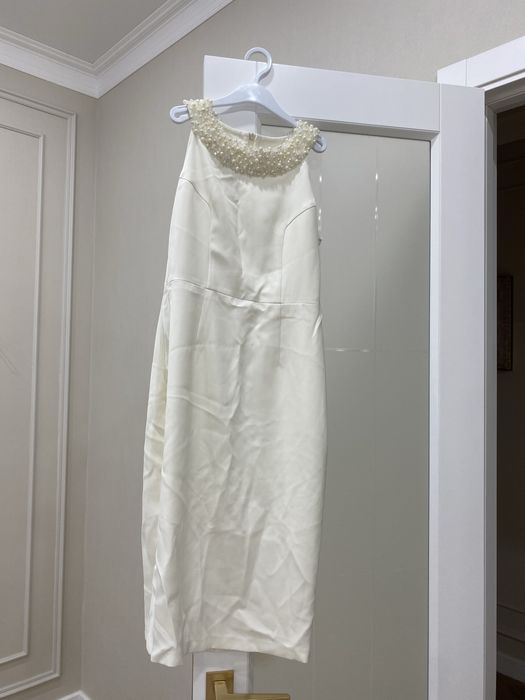 Платье нарядное цвет айвори