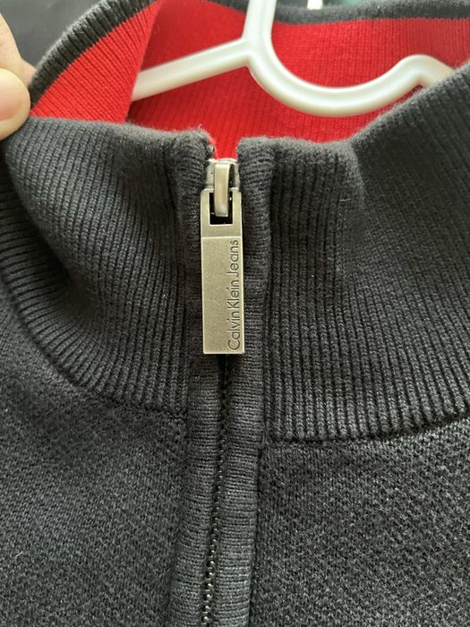 Продам зипку  Calvin Klein, Fred Perry. Цена: 10000 тг.