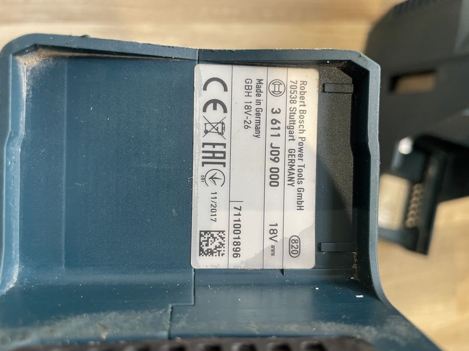 Rotopercutor Bosch 18 V - 26 cu aspirator