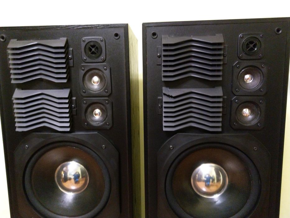 Тонколони  Universum Q 5000