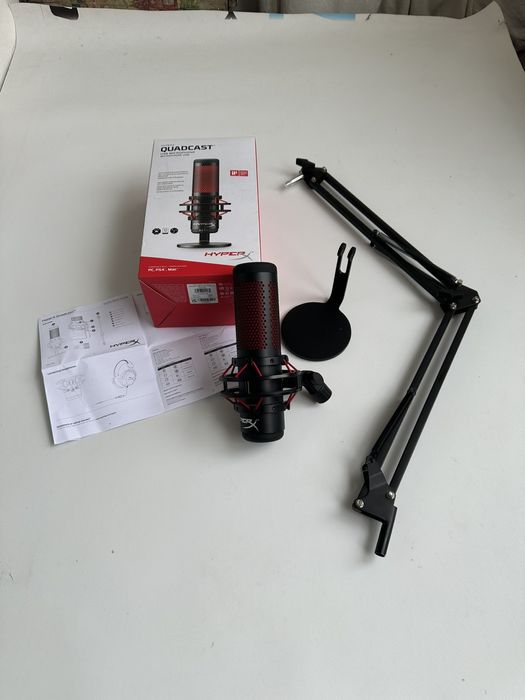 Микрофон HyperX Quadcast 2 + подарък стойка