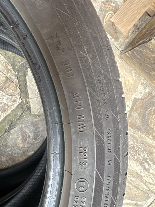 Doua anvelope Continental vara 235/45/R18