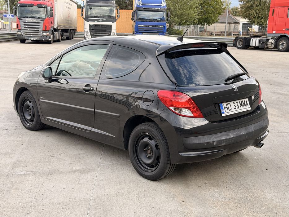 Peugeot 207 2009 benzină, 2.400 € — imagine 3
