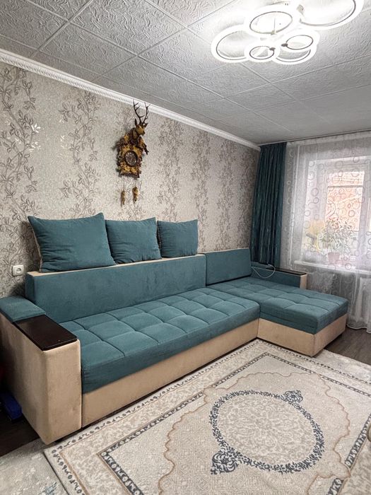 Продаю угловой диван