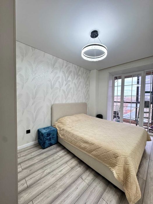 Продам евро 3-х ком., в Центре, район 8 школа