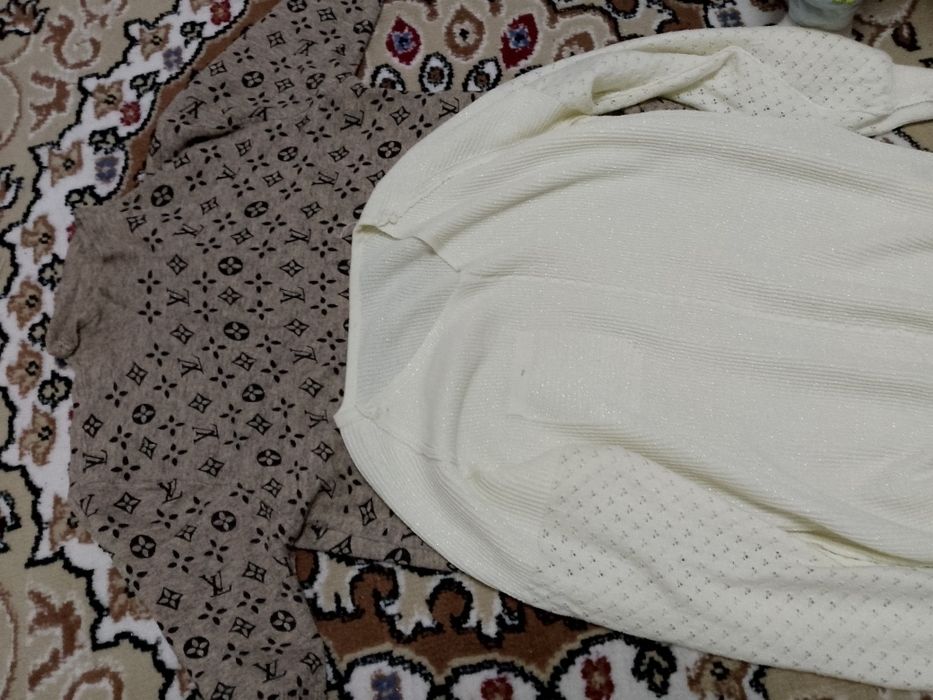 Отдам даром вещи женские