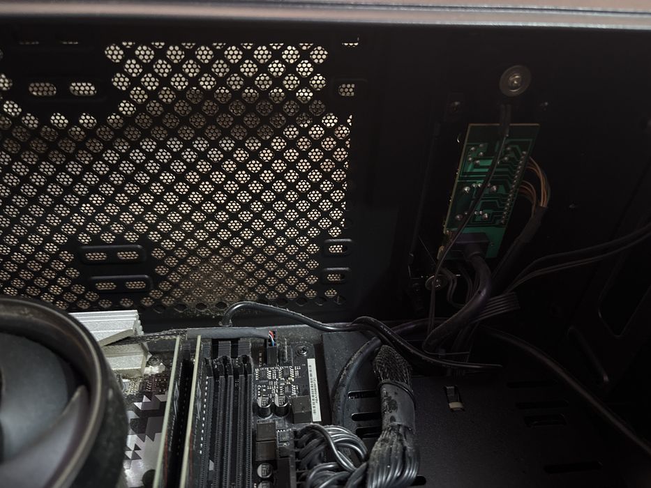 Геймърски компютър Ryzen & RX 580 Sapphire Pulse | Steel Legend | 750W