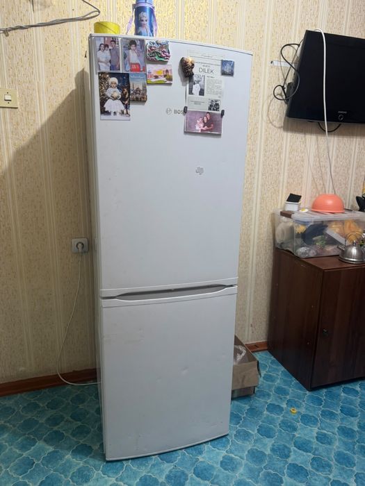 холодиник,шкаф,тумба.айна
