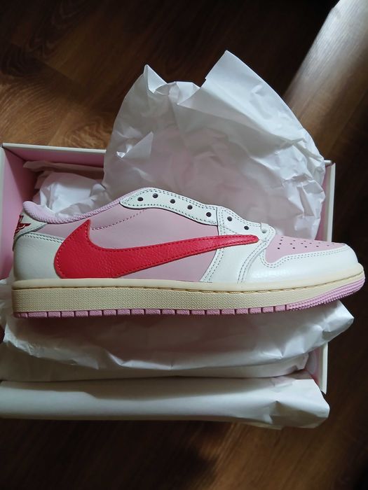 Air Jordan 1 Low x Travis Scott Tropical Pink
