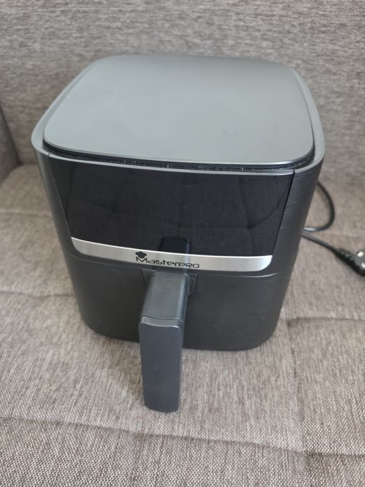 Friteuză cu aer cald (Airfryer) MasterPro 4L 1350W – Afișaj Digital