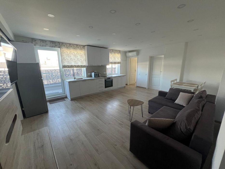 Inchiriez apartament 3 camere,parcare subterana, zona BMW VIVO