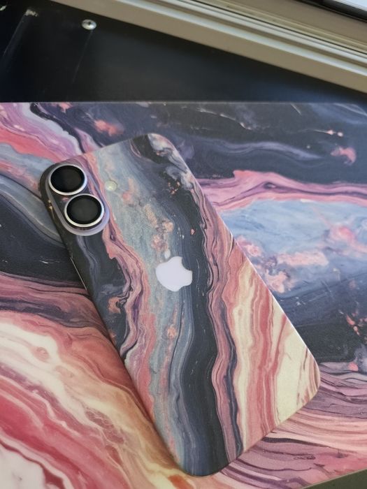 Продам iPhone 17 256GB/Lavander