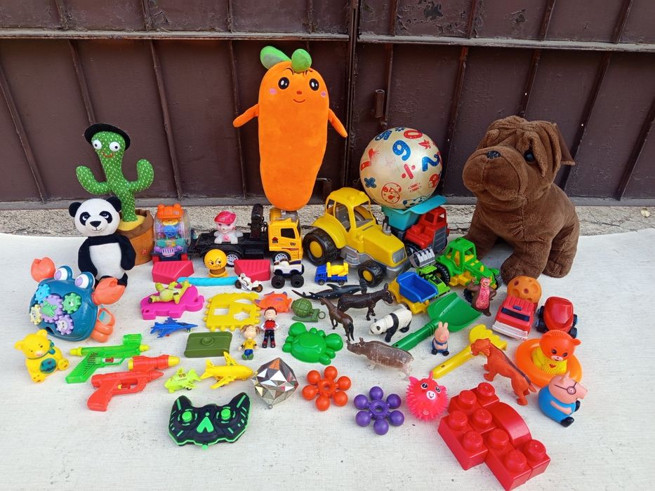 Продаётся игрушки срочно .