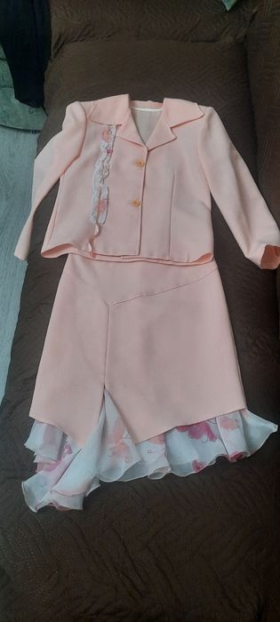 Две костюмчета...