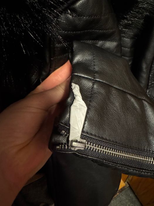 Дамско кожено яке с пухена яка