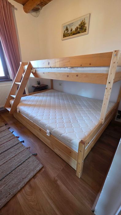 Vand pat etajat lemn masiv 140/90 cu lada si saltele stare foarte buna