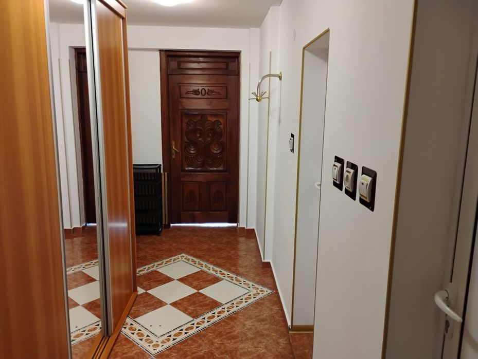Дава се под наем Тристаен апартамент в Пловдив, Кършияка - 117 кв.м за 508.47 € - Снимка #7