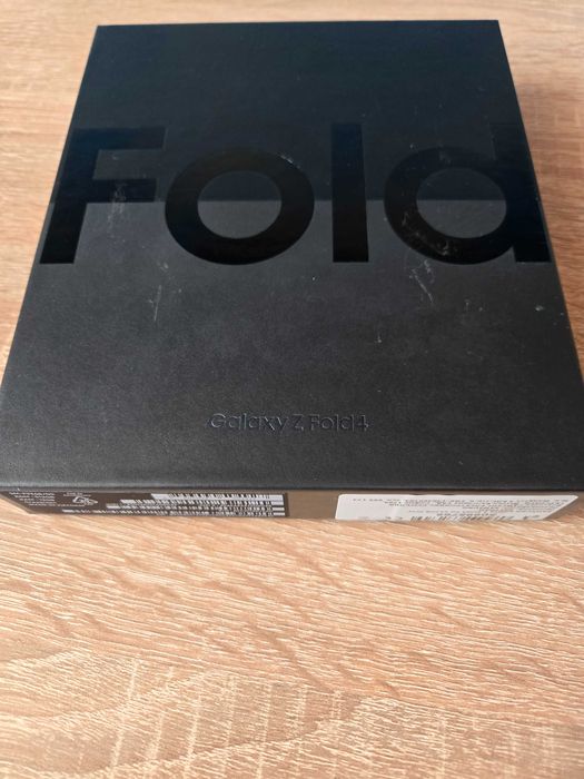 Samsung Galaxy Z Fold 4, 512GB, 12RAM, Black, нова батерия, фабр.наст.