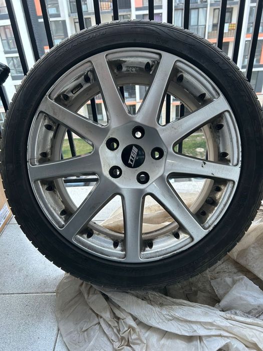 Продам корейские летние шины с литыми легкосплавными дисками 225/45/18