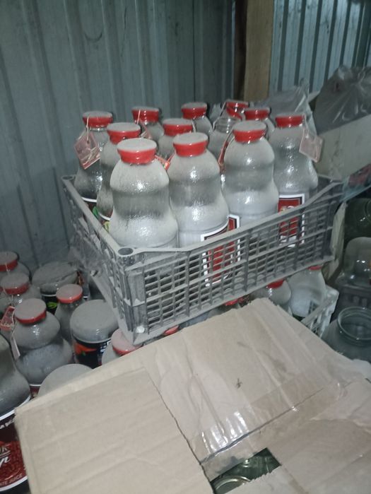 Продам стеклянные бутылки 1 л 750мл