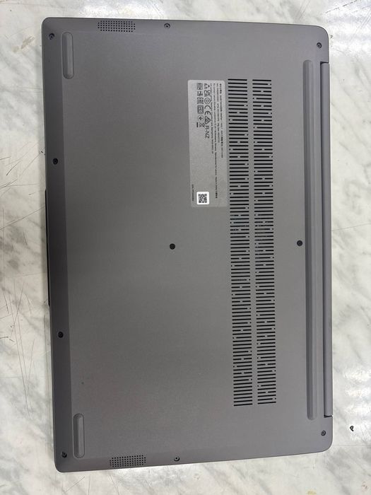 Lenovo Noutbook sotiladi