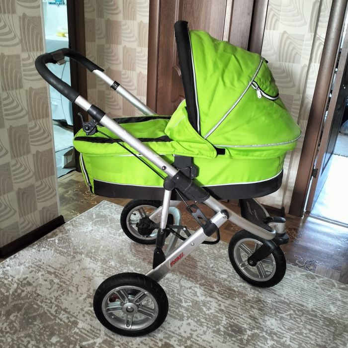 Продам детскую коляску в хорошем качестве в хорошем состоянии Adamex Q