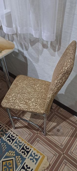 Продам комплект стол  стекло с рисунком + 4 с