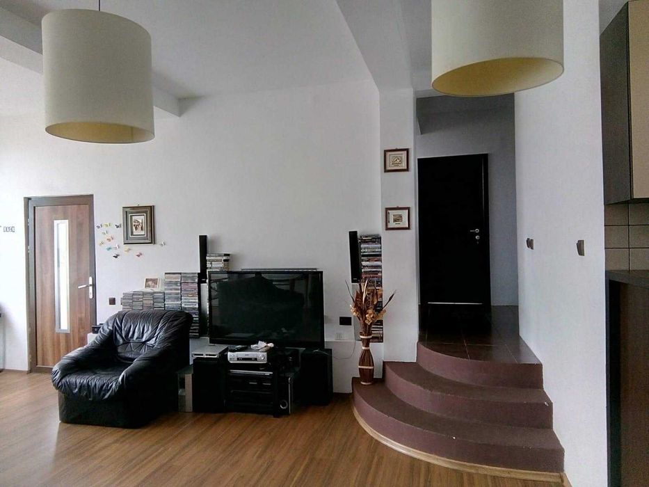 Casă modernă în Baicoi, zona liniștită (PRIVAT)