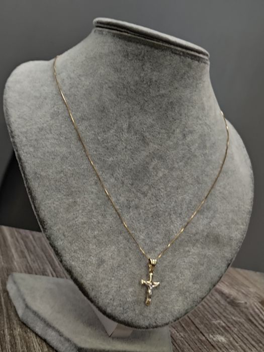 Златен Синджир с кръст 1.68гр / 14К