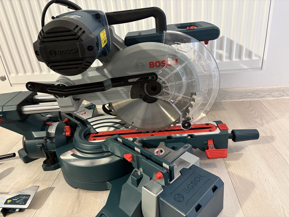 Fierastrau circular stationar BOSCH GCM 254 D Profesional