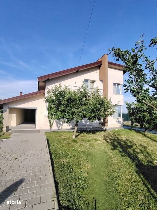 Casa cu gradina, garaj si acces facil spre oras la doar 2700 euro/mp