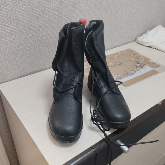 Берцы новые продам