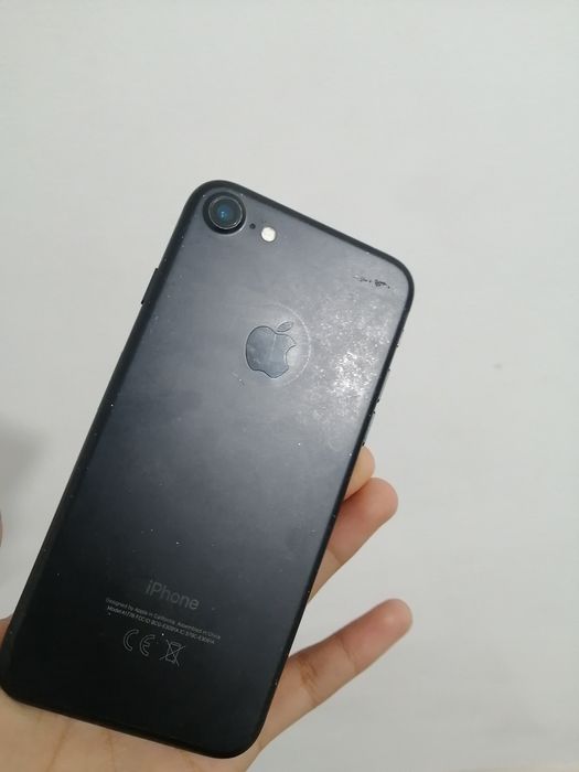 Продам айфон 7, 8к