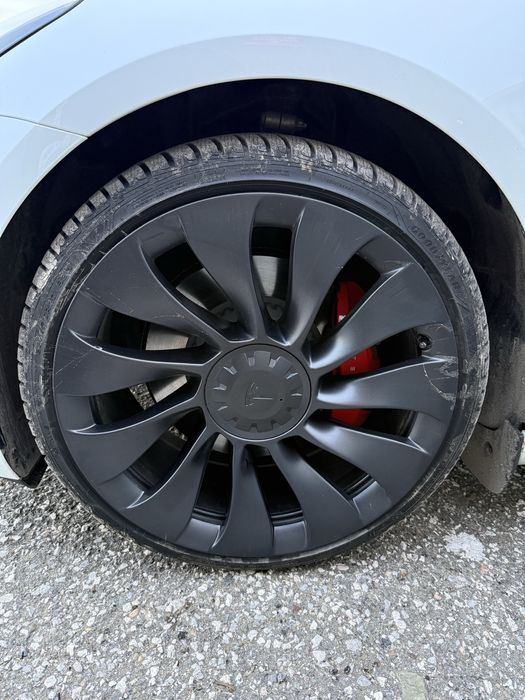 Джанти с гуми Тесла Модел3 Перформънс