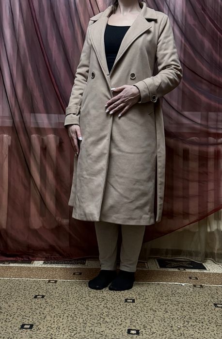 Пальто женское бежевое