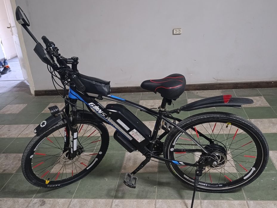 Electrovelosiped
Tezlik maksimal 32
Yurish masofasi 30/35km
Oldi chiro