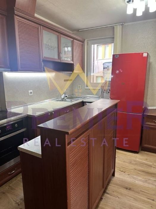 Дава се под наем Тристаен апартамент в Варна, Цветен квартал - 75 кв.м за 612 € - Снимка #2