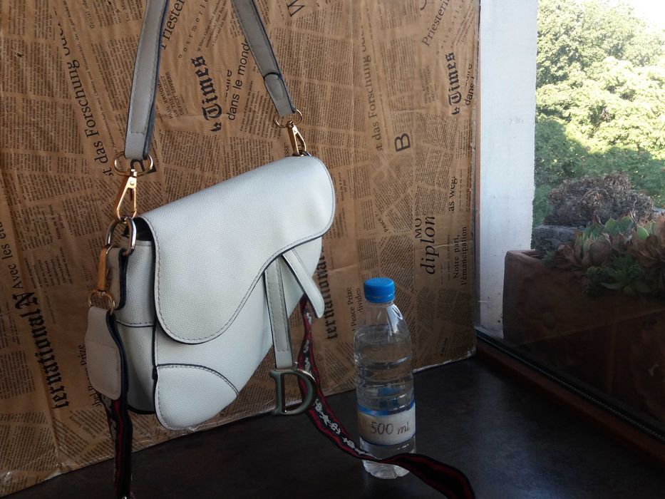 дамска чанта Christian D-малка бяла чанта