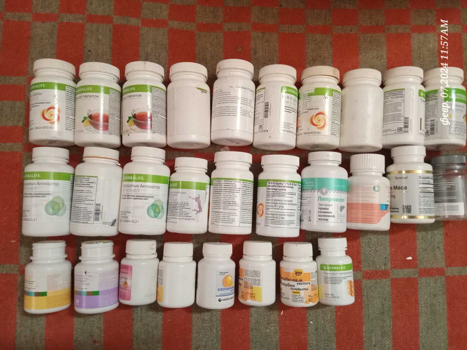 Пустые баночки из под бадов