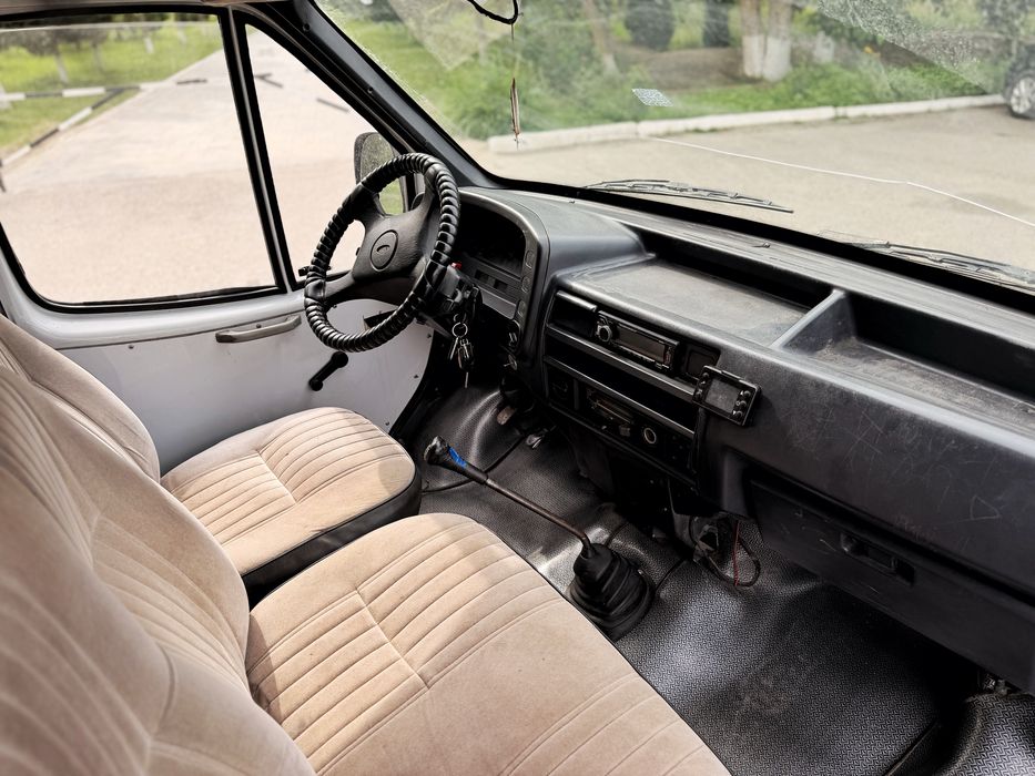 Ford Transit  sotiladi