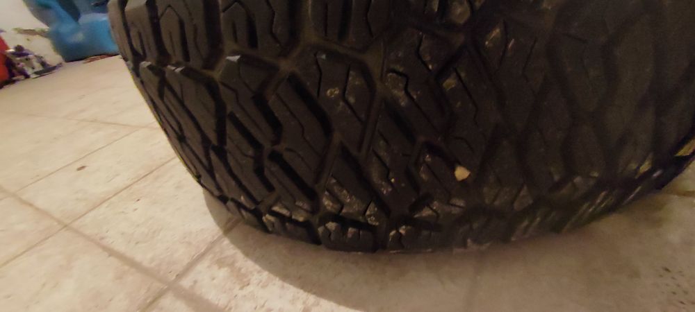Продам шины 285/50 R22