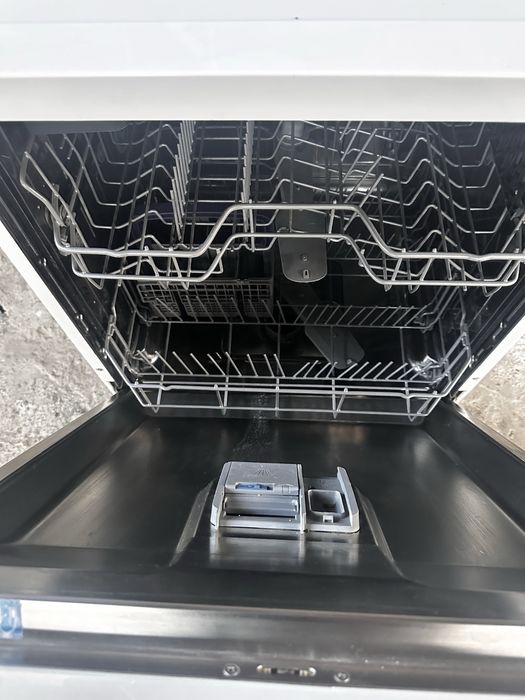 Продам посудомоющую машинку