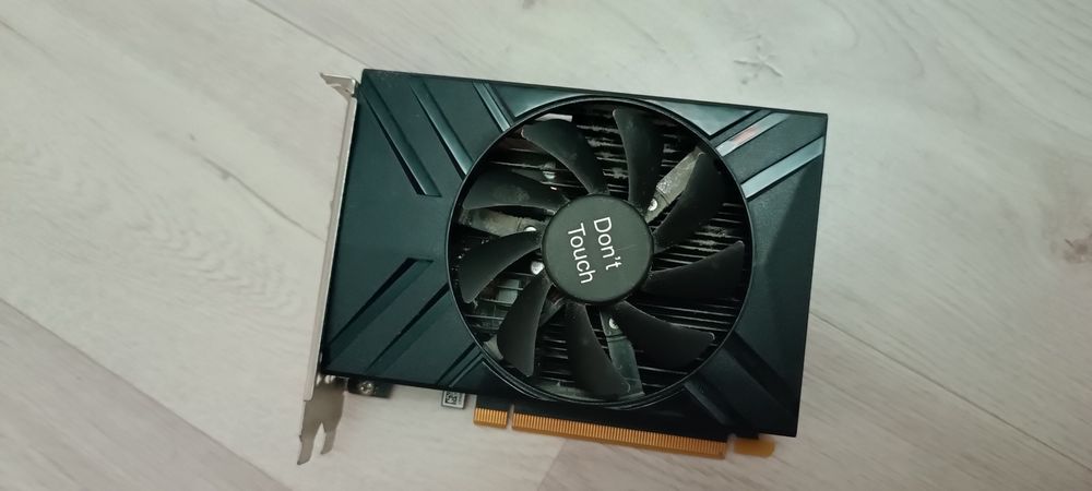 Видеокарта GTX 1650 4Gb