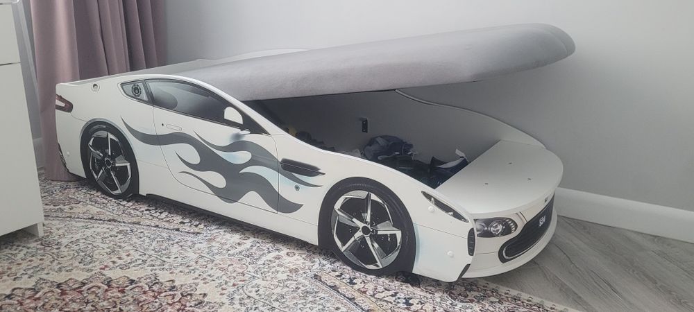 Кровать   машину